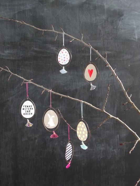 Schmuck Ei Goldene Punkte