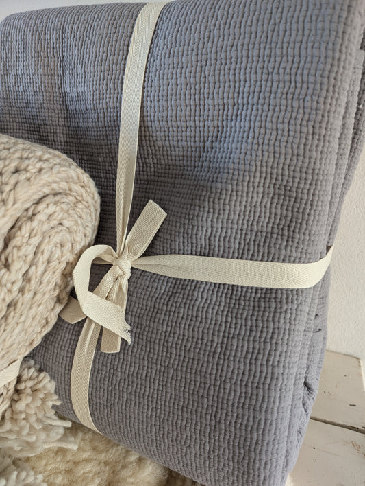 Tagesdecke Dans grau 240x260 cm