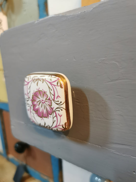 Möbelknopf quadratisch