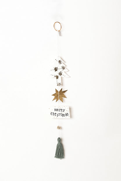 Glöckchenornamente. Merry Christmas