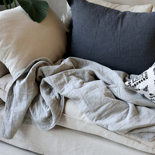 Decke / Tagesdecke / Quilt Vintage franz. grau 180x130 cm