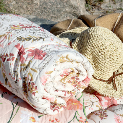 Decke / Tagesdecke / Quilt mit Wildblumen creme 180x130 cm