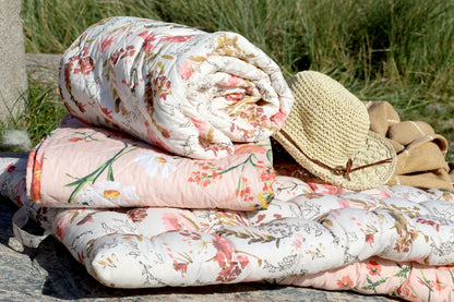 Decke / Tagesdecke / Quilt mit Wildblumen creme 180x130 cm