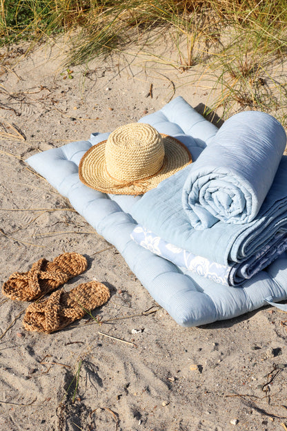 Decke / Tagesdecke / Quilt blau mit Blumenmuster 180x130cm