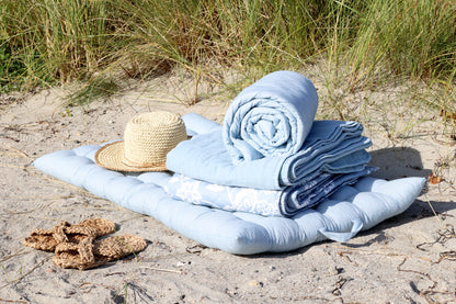 Decke / Tagesdecke / Quilt blau mit Blumenmuster 180x130cm
