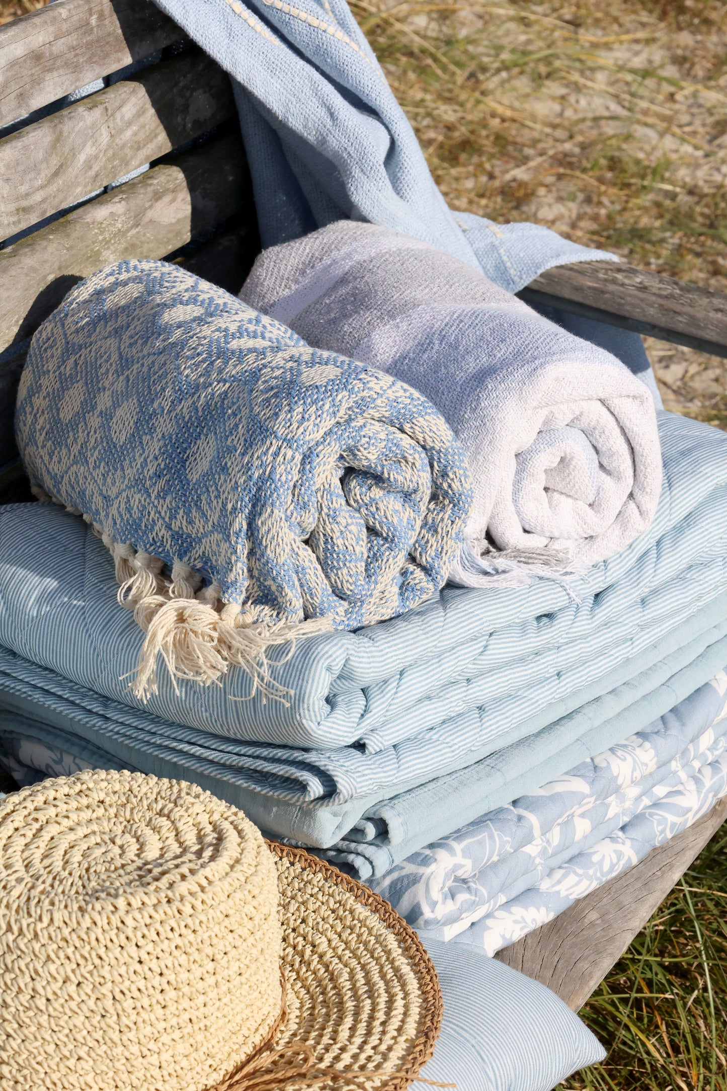Decke / Tagesdecke / Quilt blau mit Blumenmuster 180x130cm