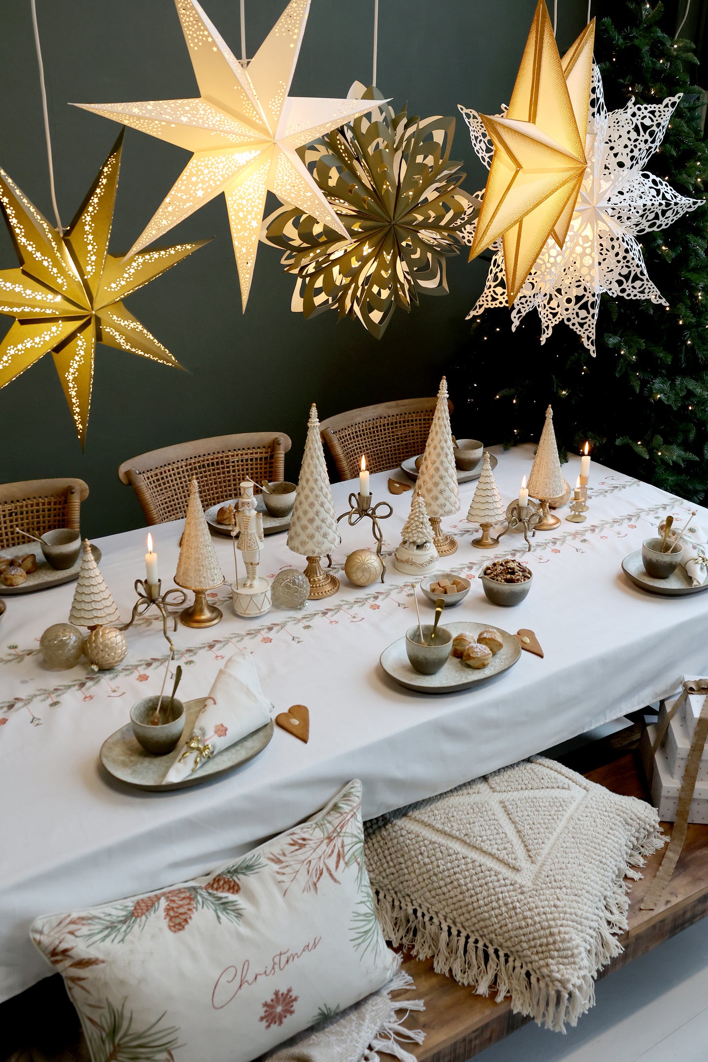 Tischdecke mit Girlanden 240x140 cm