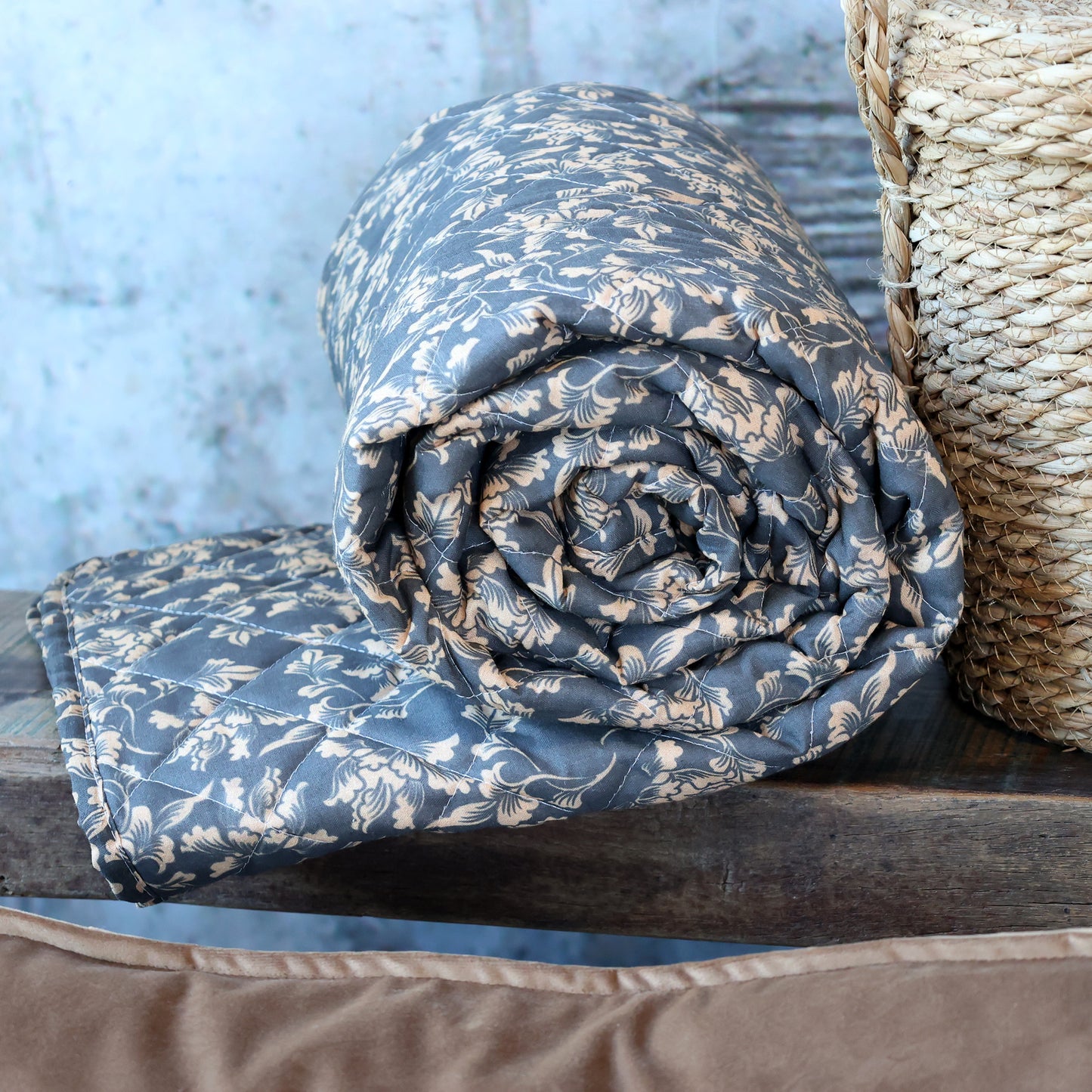 Decke / Tagesdecke / Quilt mit Blumenmuster 180x130 cm