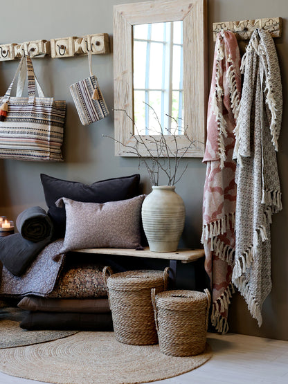 Kissebezug mit Quasten und Blumenmotiv 50x35 cm