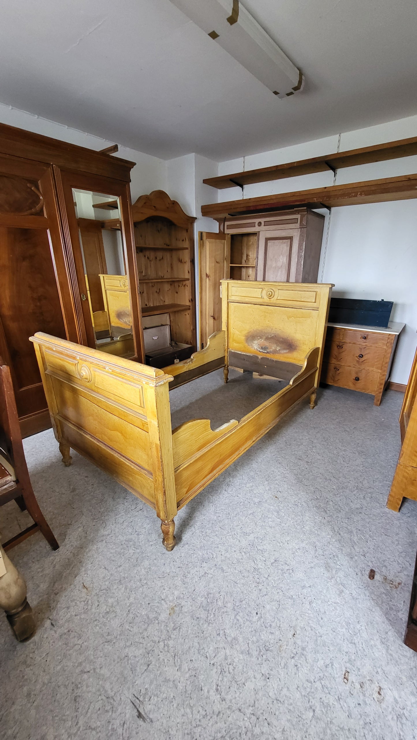 Bett "Hempel"