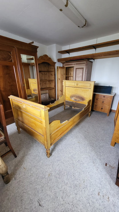 Bett "Hempel"