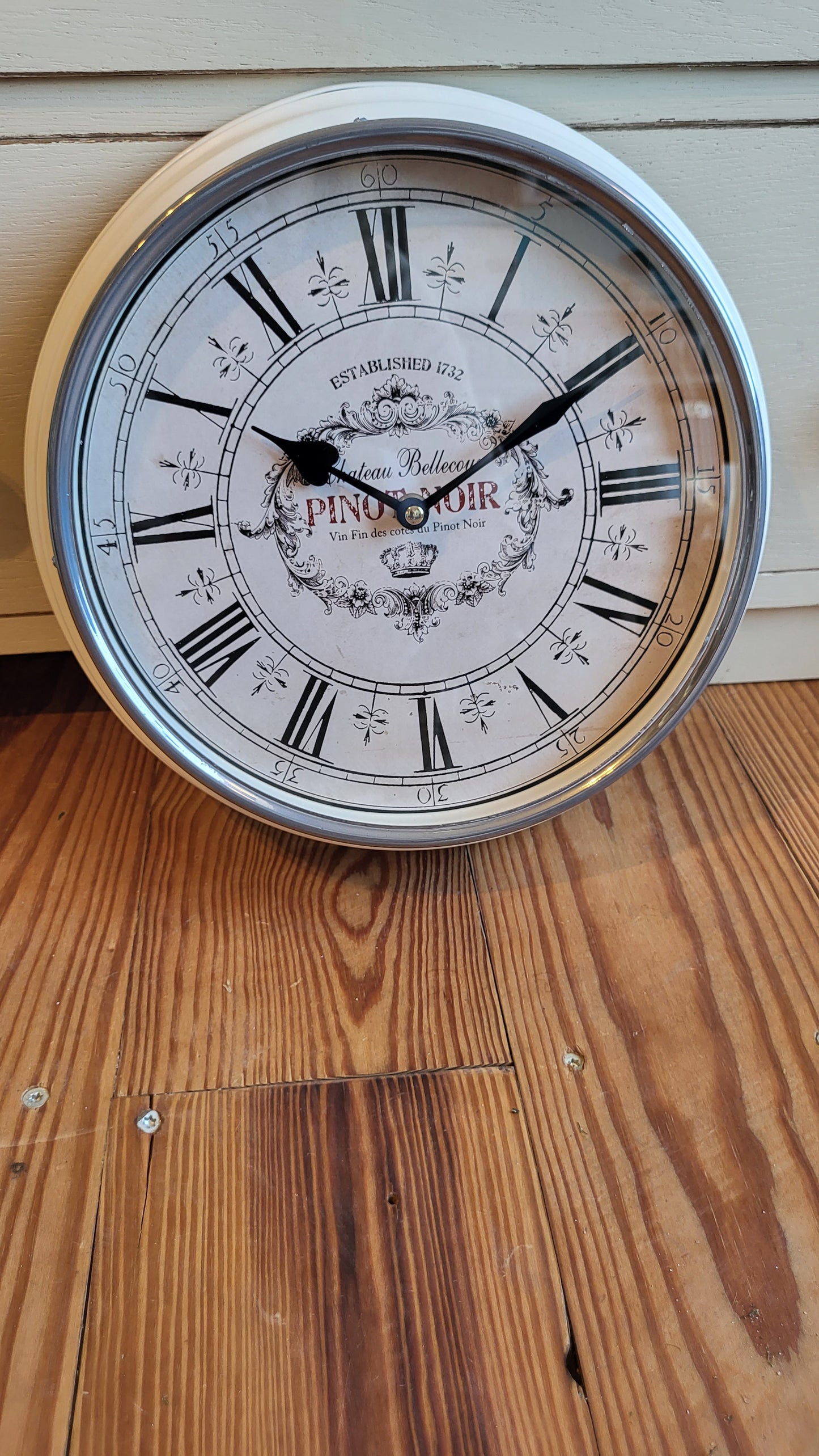 Wanduhr / Uhr