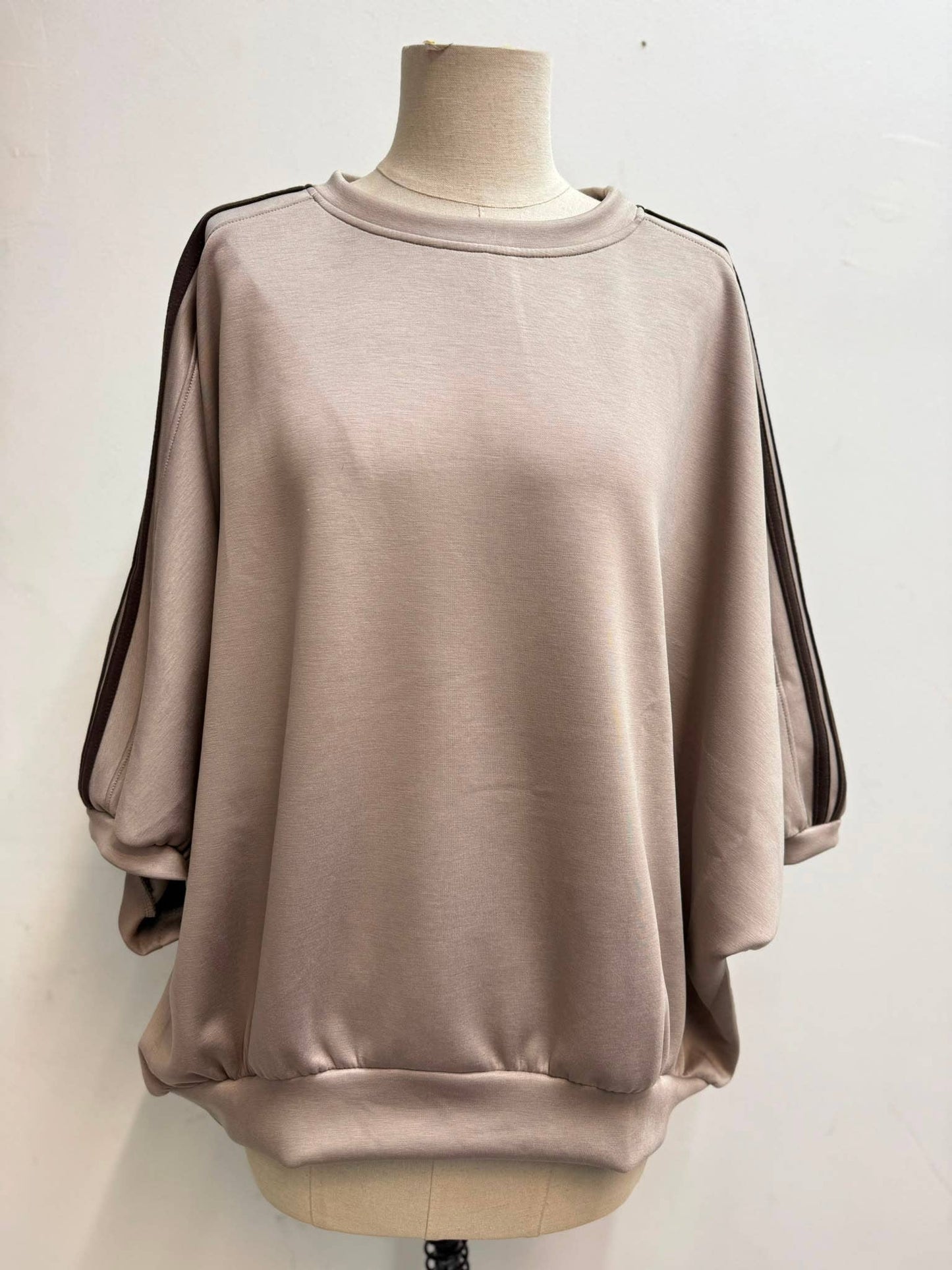 Oversize-Sweatshirt mit Fledermausärmeln: Taupe / Eine Größe 51511
