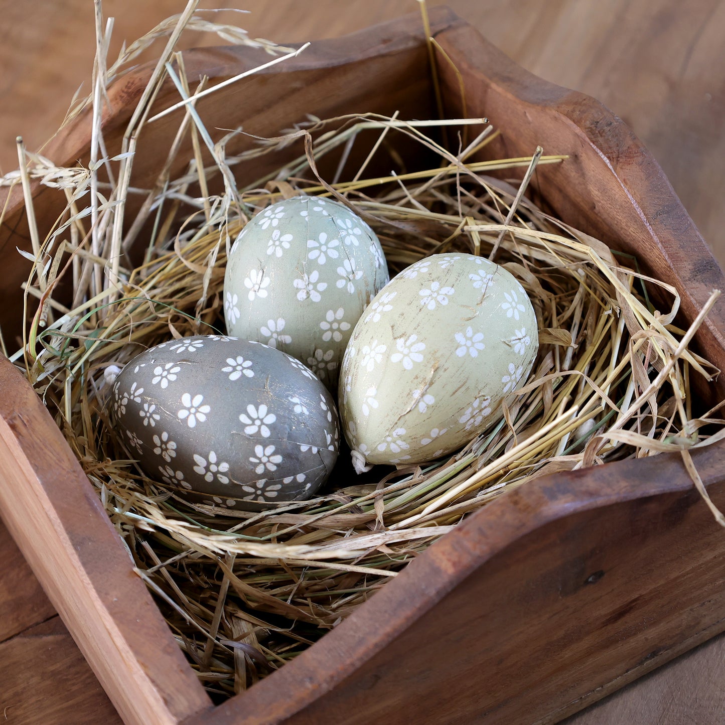 Osterei mit weißen Blumen Set von 3