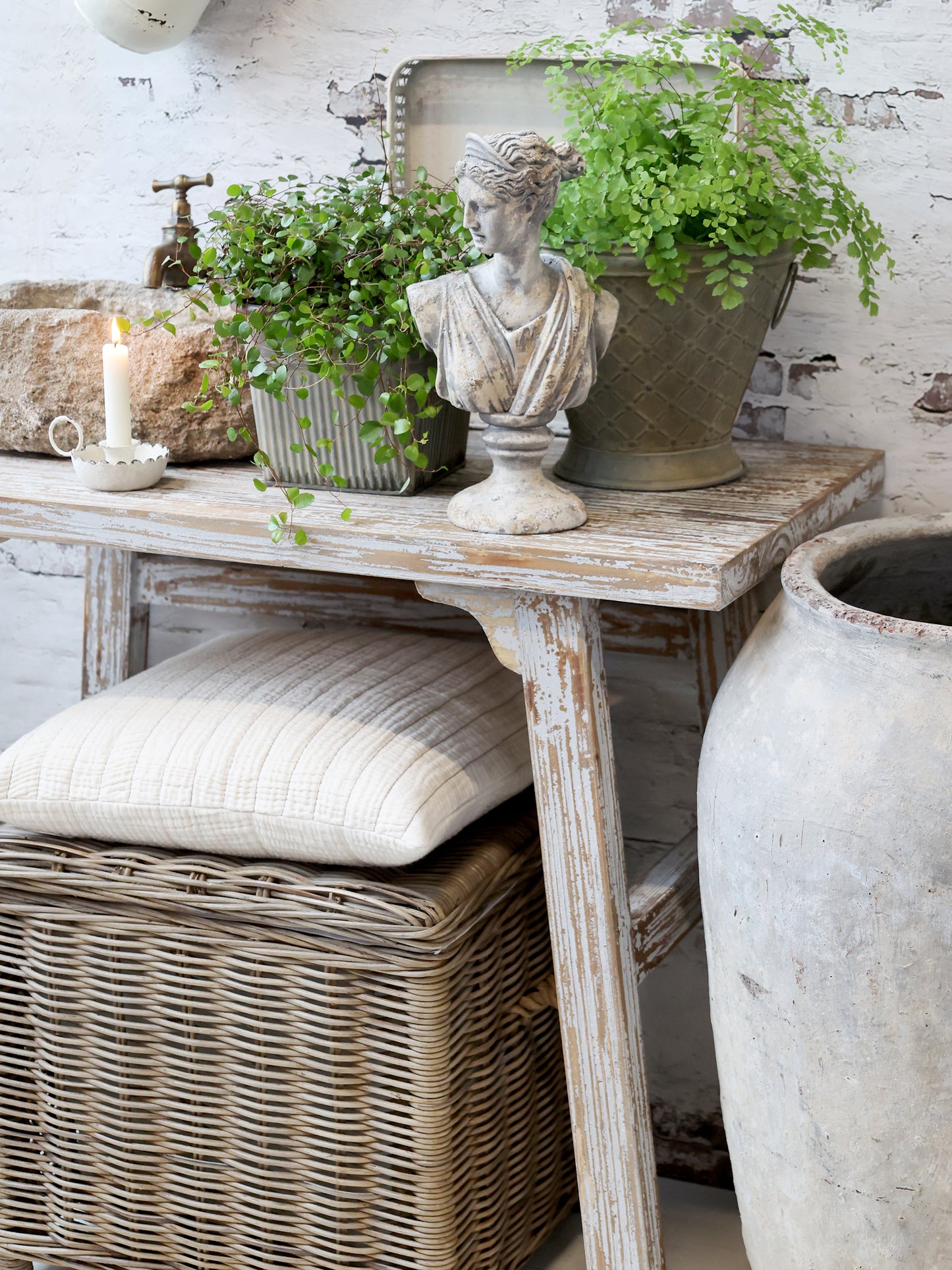 Tisch / Konsolentisch