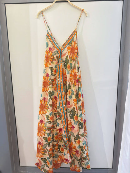Langes Kleid mit V-Ausschnitt