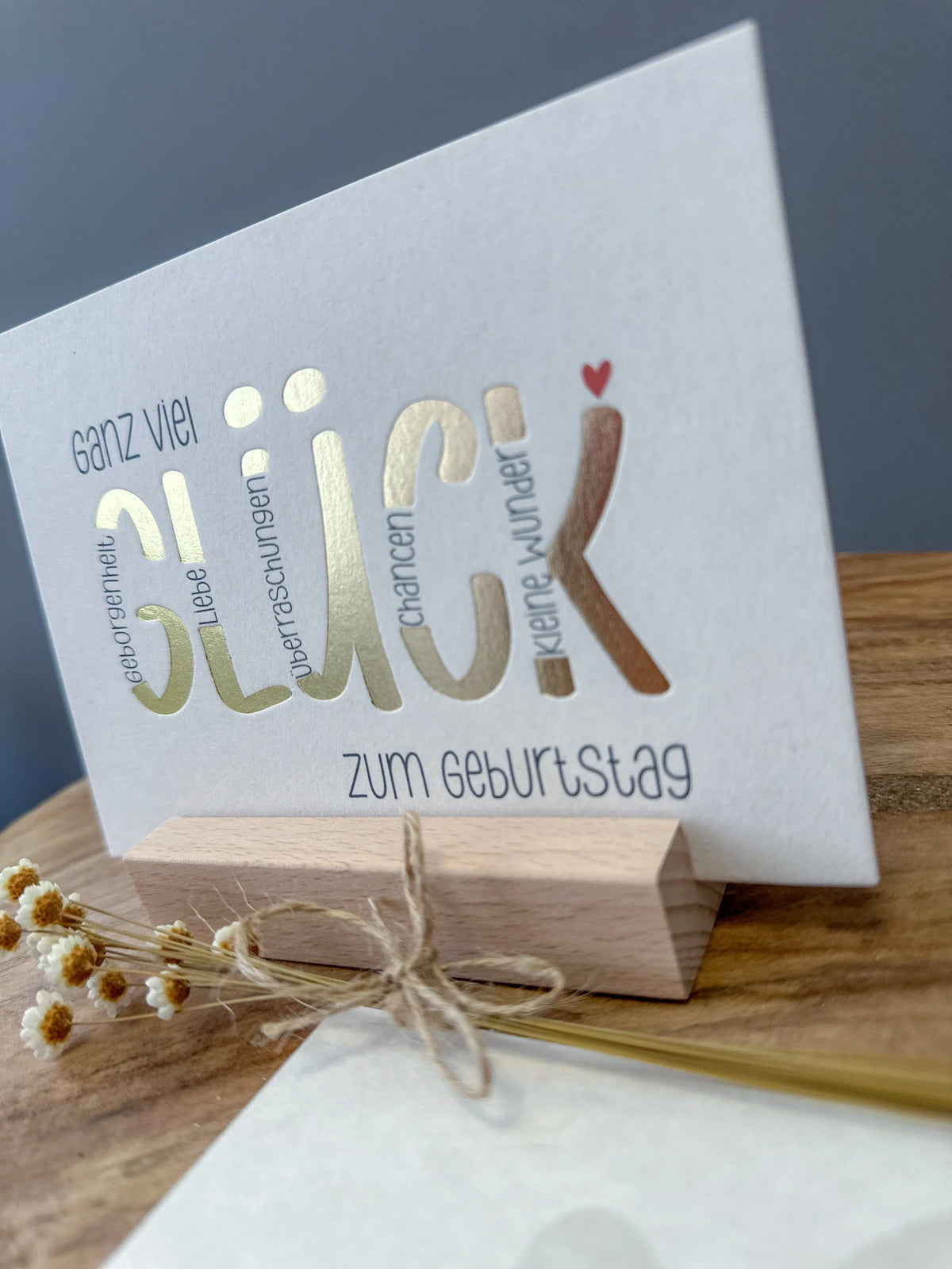 Kartenständer für Postkarte. Buche
