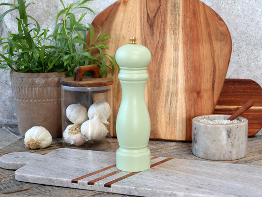 Salz- oder Pfeffermühle grün