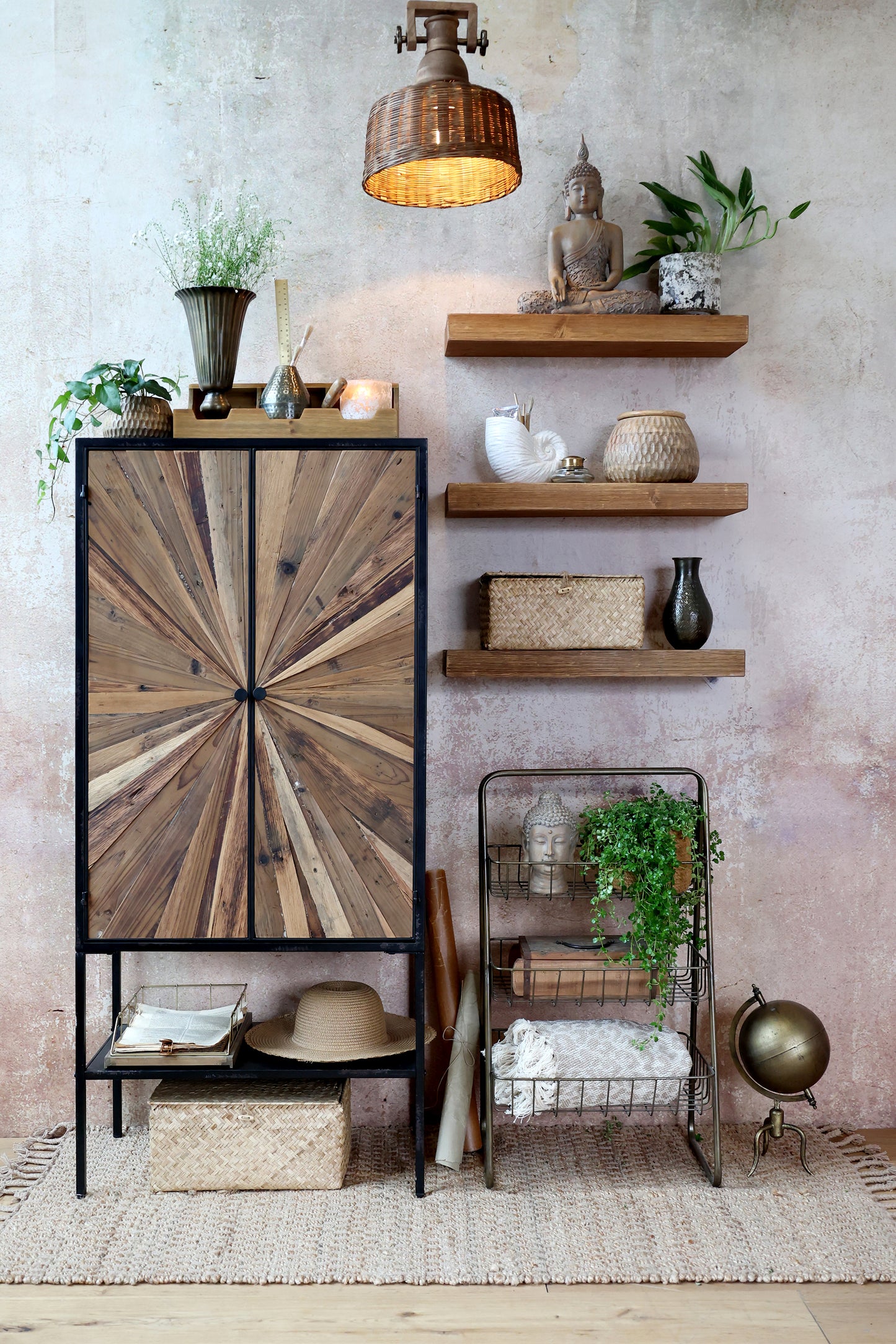 Etagere mit drei Körben