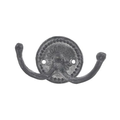 Haken mit Dekor