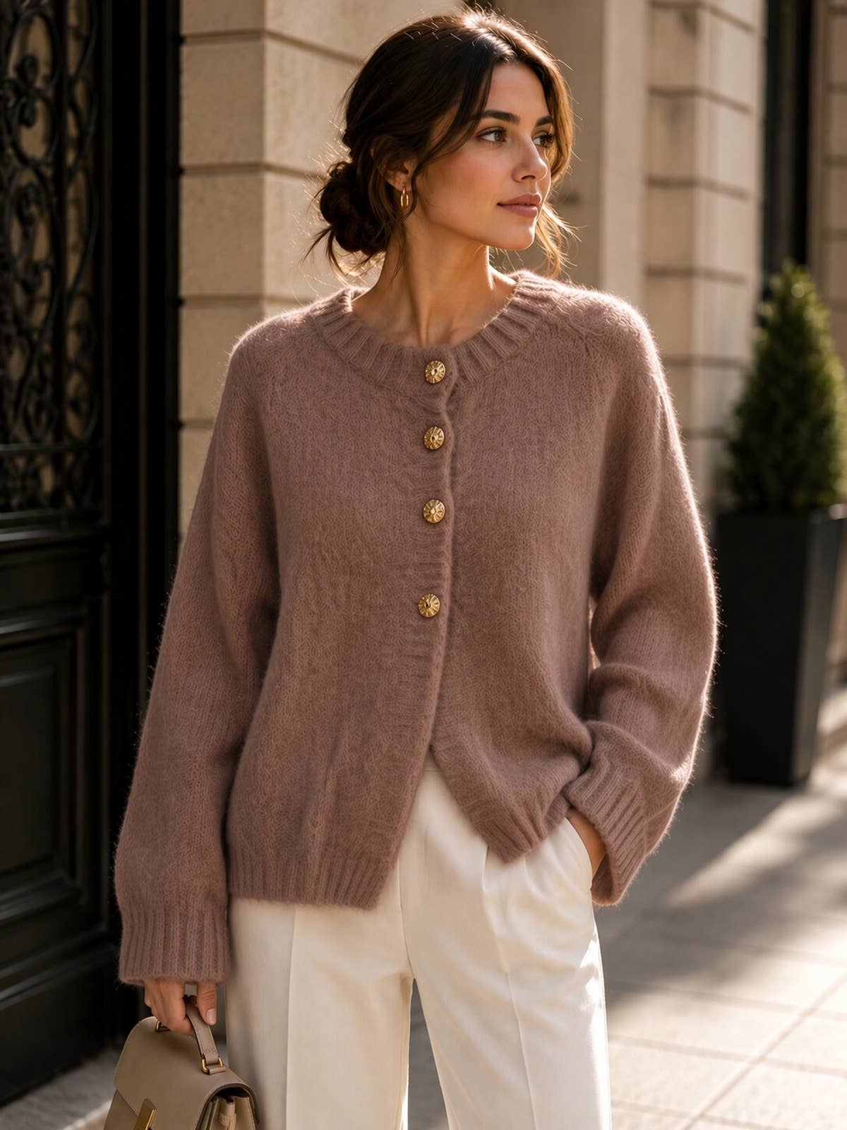 Cardigan aus flauschigem Strick mit dekorativen Knöpfen: Taupe /  7920 Einheitsgröße