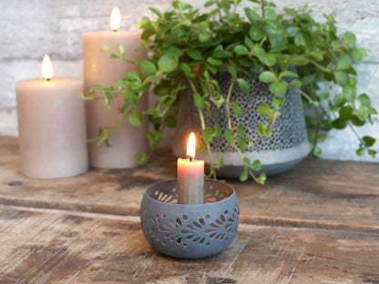 Kerzenhalter mit Muster zink