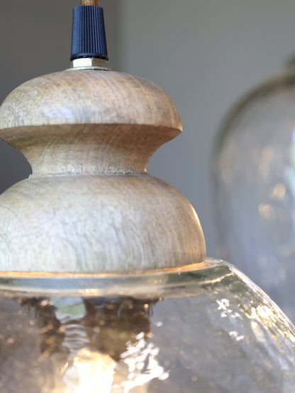 Lampe mit Holzzierhülse