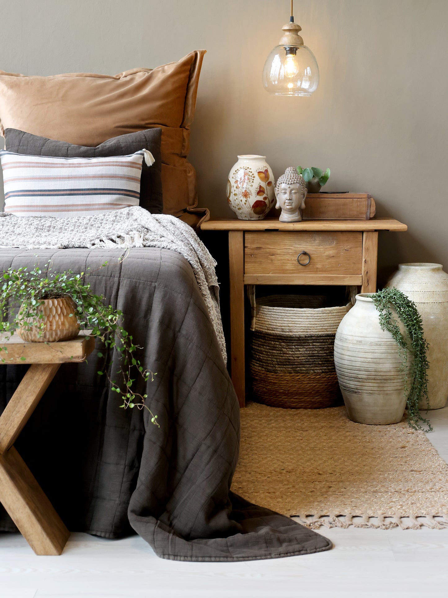 Lampe mit Holzzierhülse