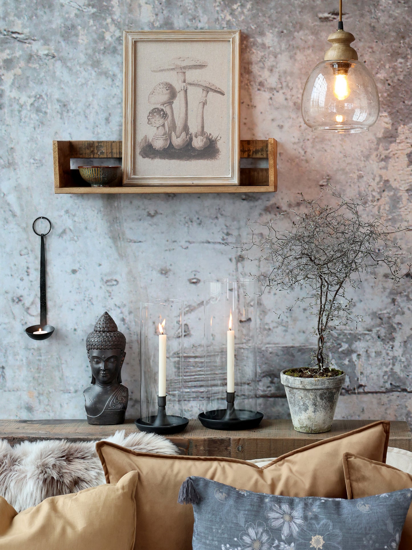 Lampe mit Holzzierhülse