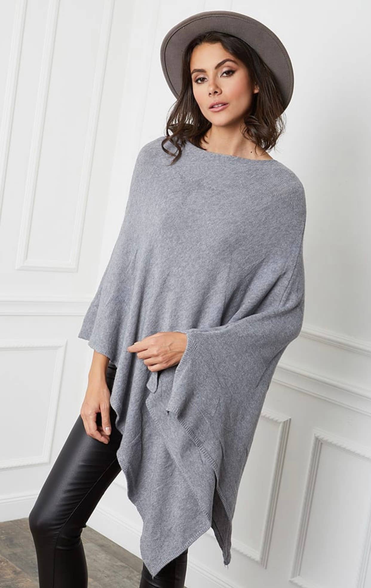 Poncho für Damen mit unsichtbarem Sternenmuster: Grau