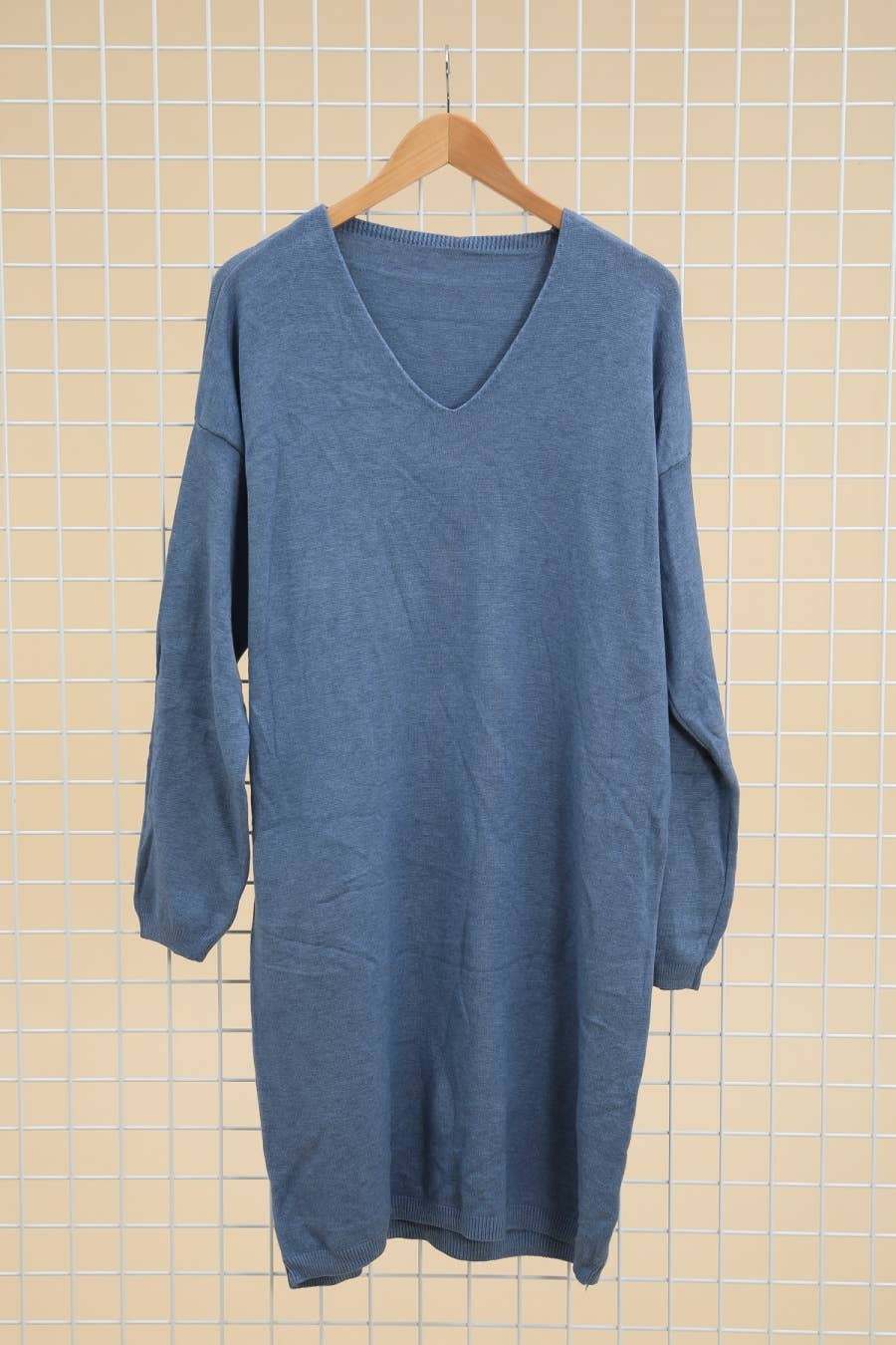 Gestricktes Kleid Blaue Jeans