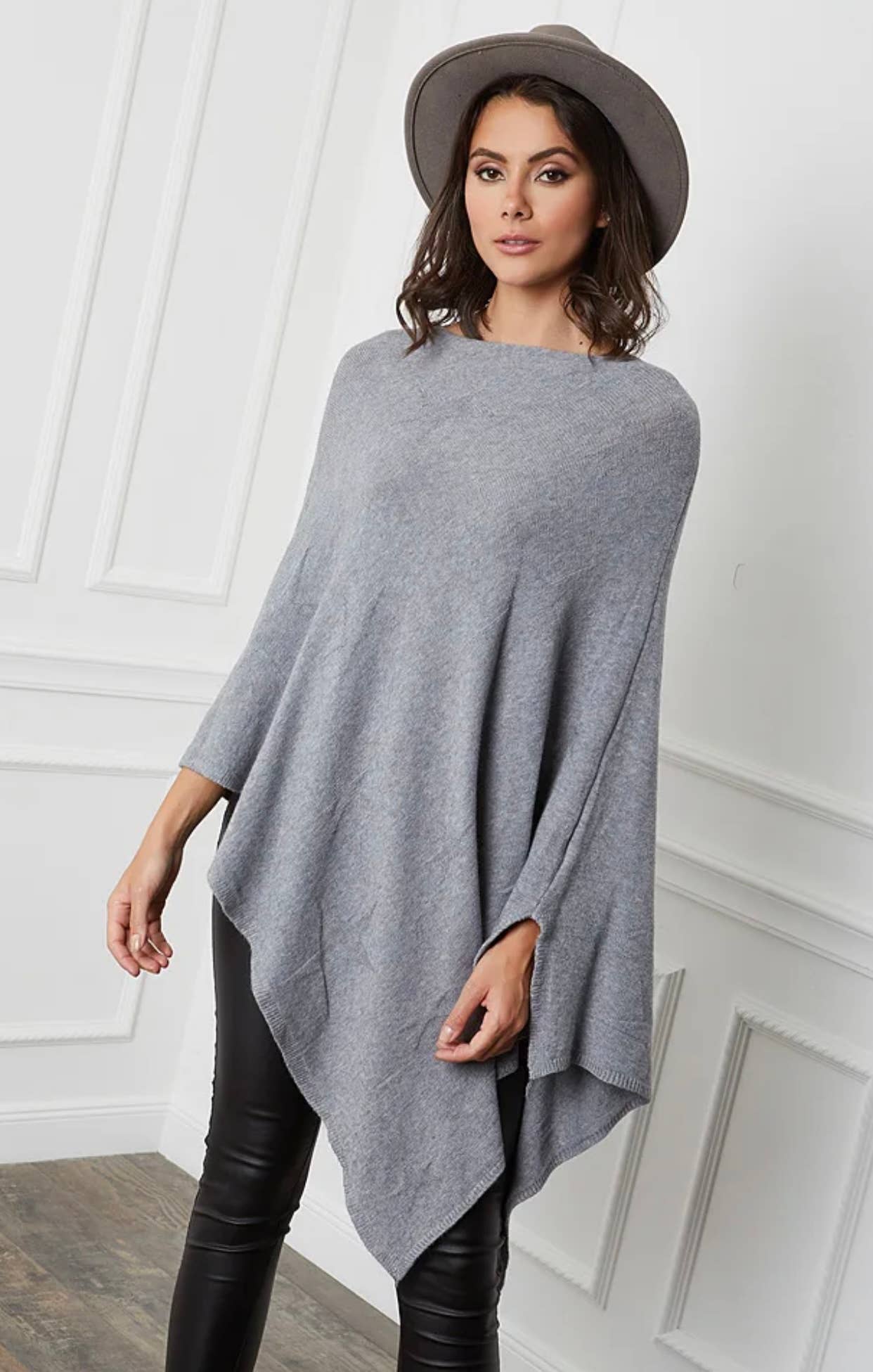 Poncho für Damen mit unsichtbarem Sternenmuster: Grau