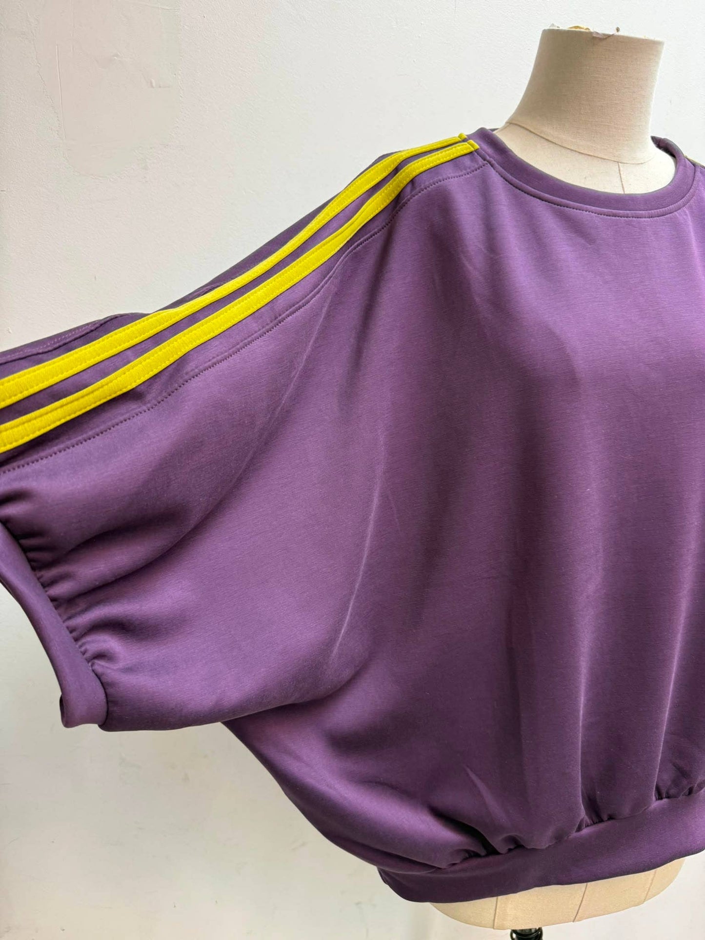 Oversize-Sweatshirt mit Fledermausärmeln: Taupe / Eine Größe 51511