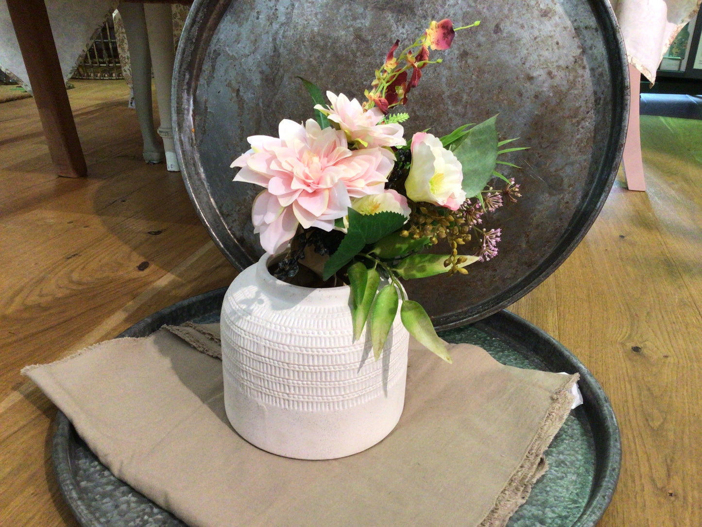 Übertopf aus Zement