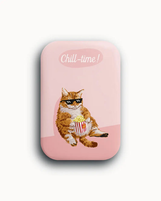 Luna Magnet. chill cat