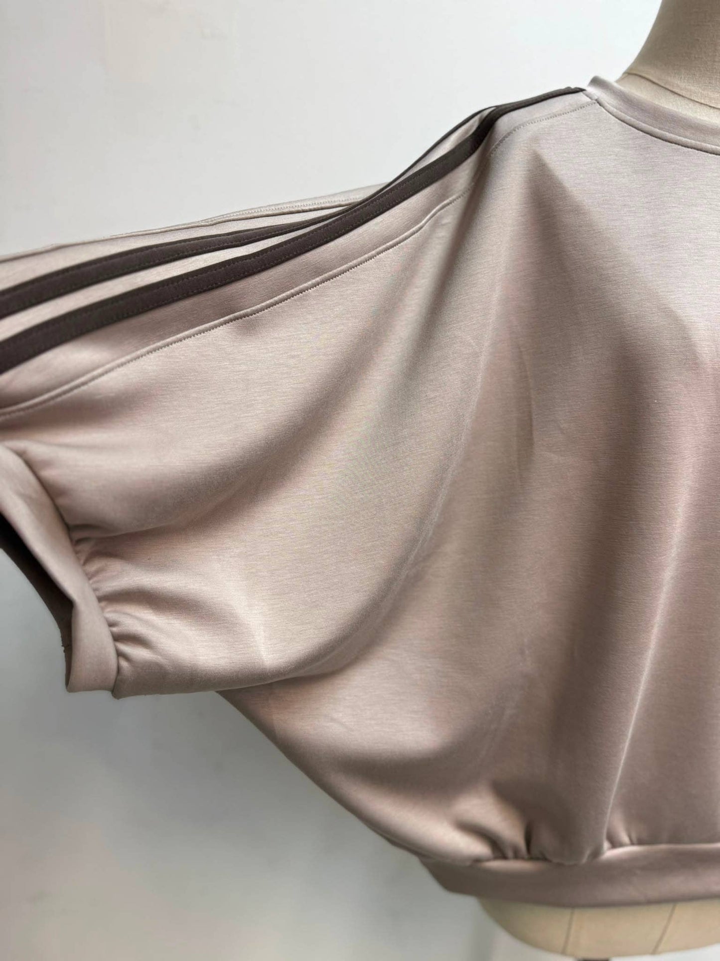 Oversize-Sweatshirt mit Fledermausärmeln: Taupe / Eine Größe 51511