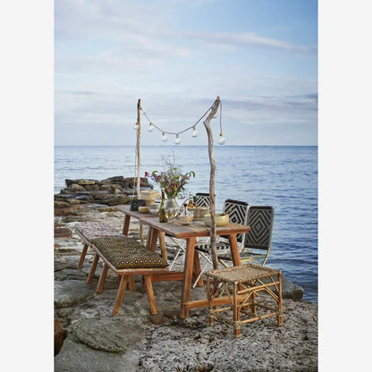 Tisch recycelt