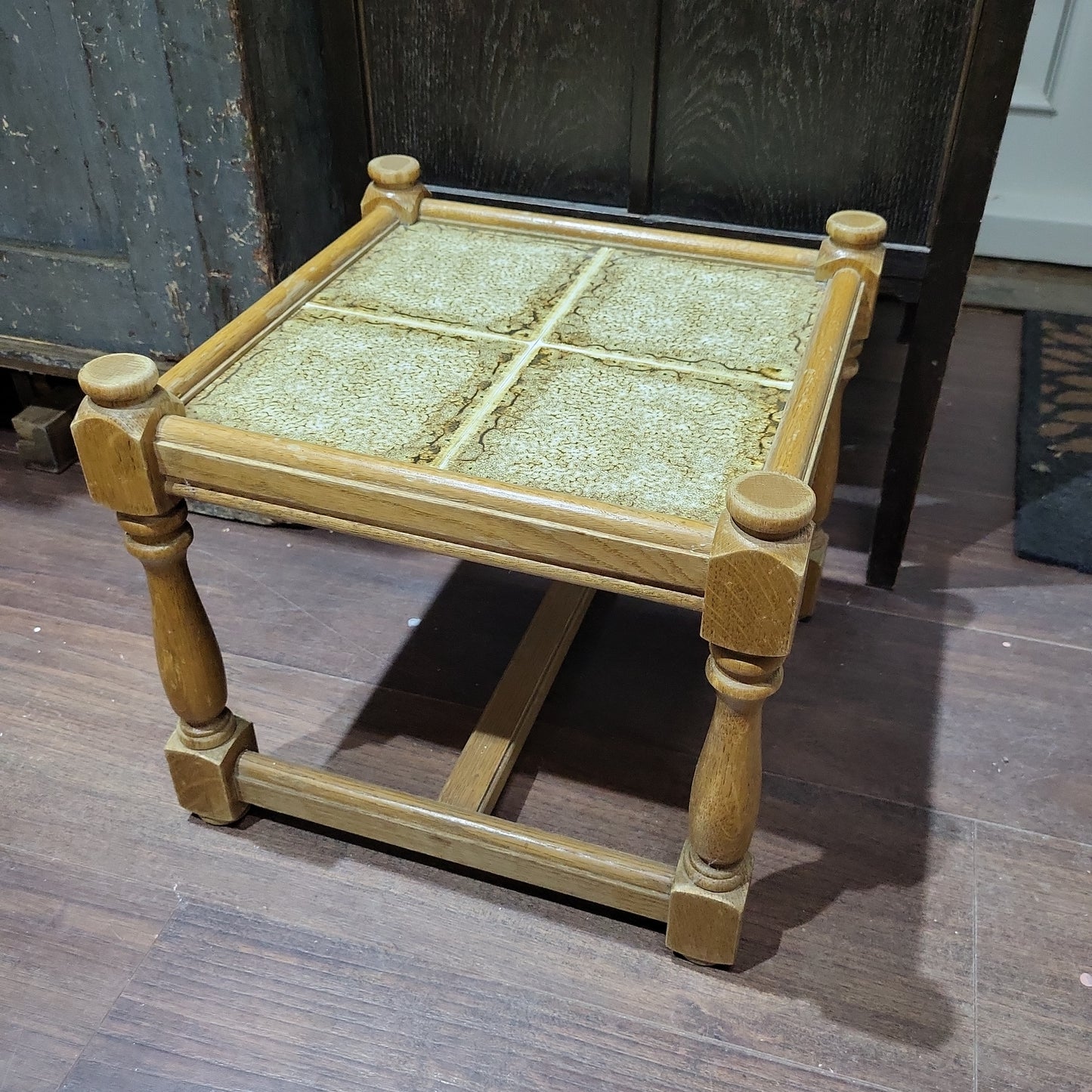 Kleiner Tisch Mira