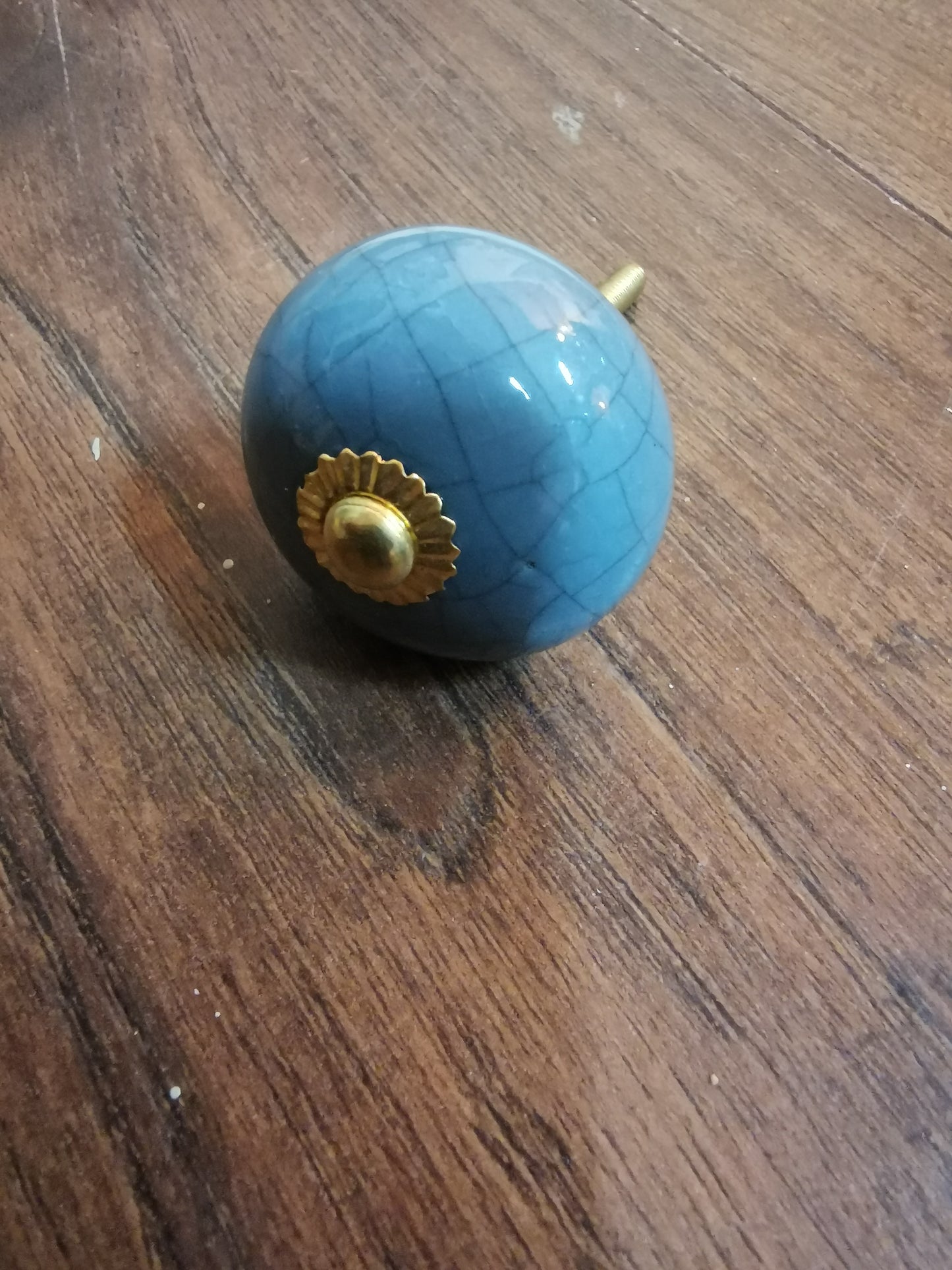 Möbelknopf graublau krakeliert