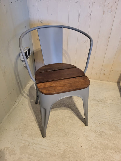 Stuhl Metall mit Holzsitzfläche