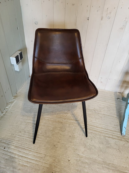 Stuhl mit Ledersitzfläche