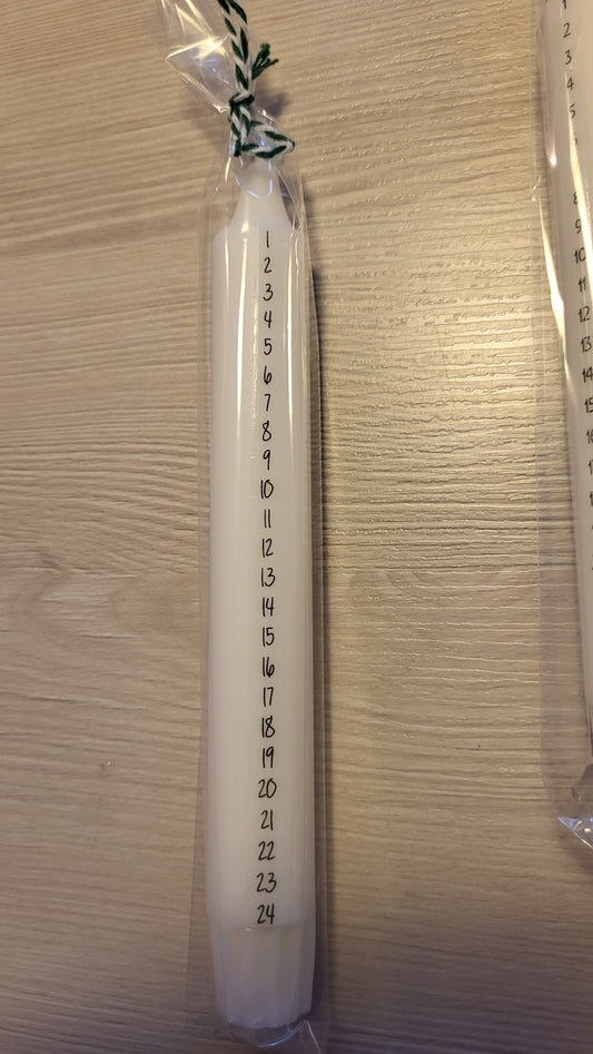 Adventskerze aus Stearin